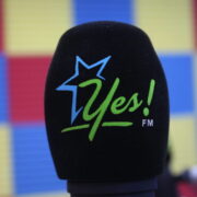 Logo Yes FM 101.7